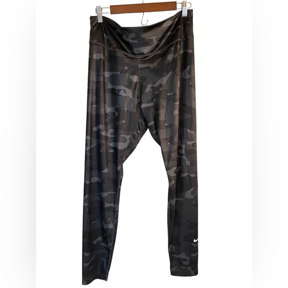 Nike Dri-Fit One Black and Gray Camo Leggings XL - Picture 4 of 8